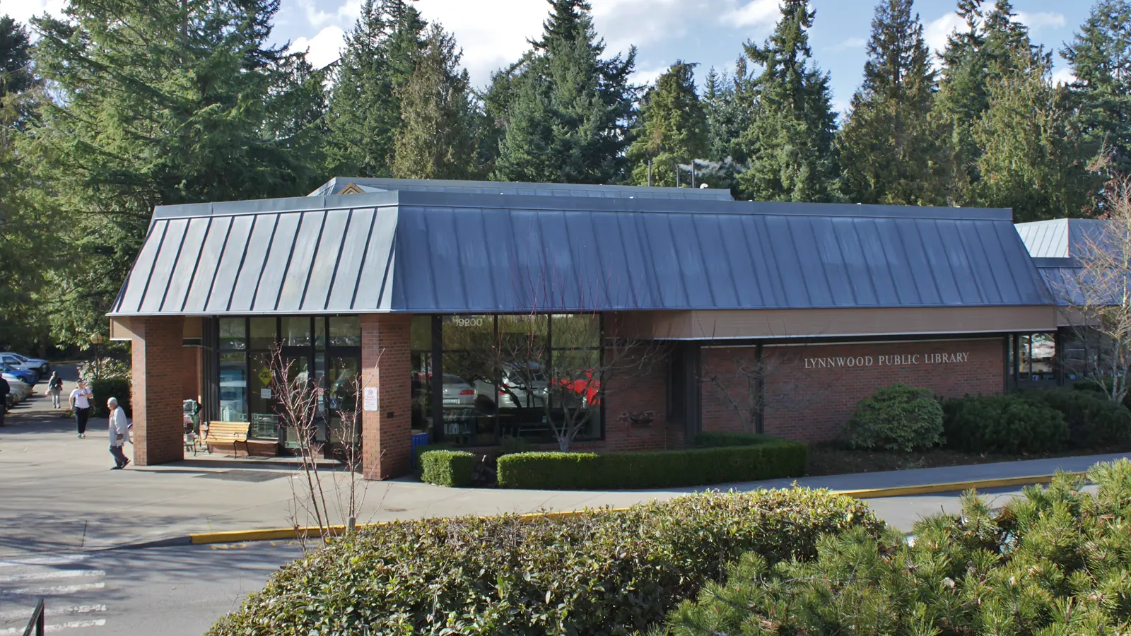 Lynnwood Library, a Sno-Isle Libraries branch beside the civic campus.